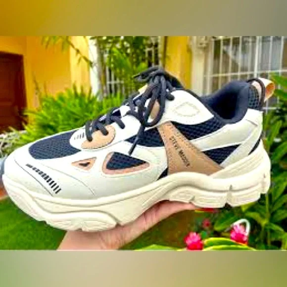 Steve Madden Black and White Sneakers - Picture 2 of 13